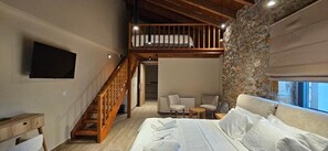 Deluxe-Suite, Balkon, Bergblick | Kostenloses WLAN