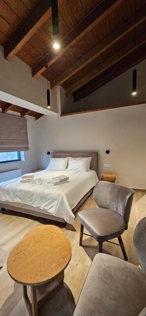 Deluxe-Doppelzimmer, Balkon, Bergblick | Kostenloses WLAN