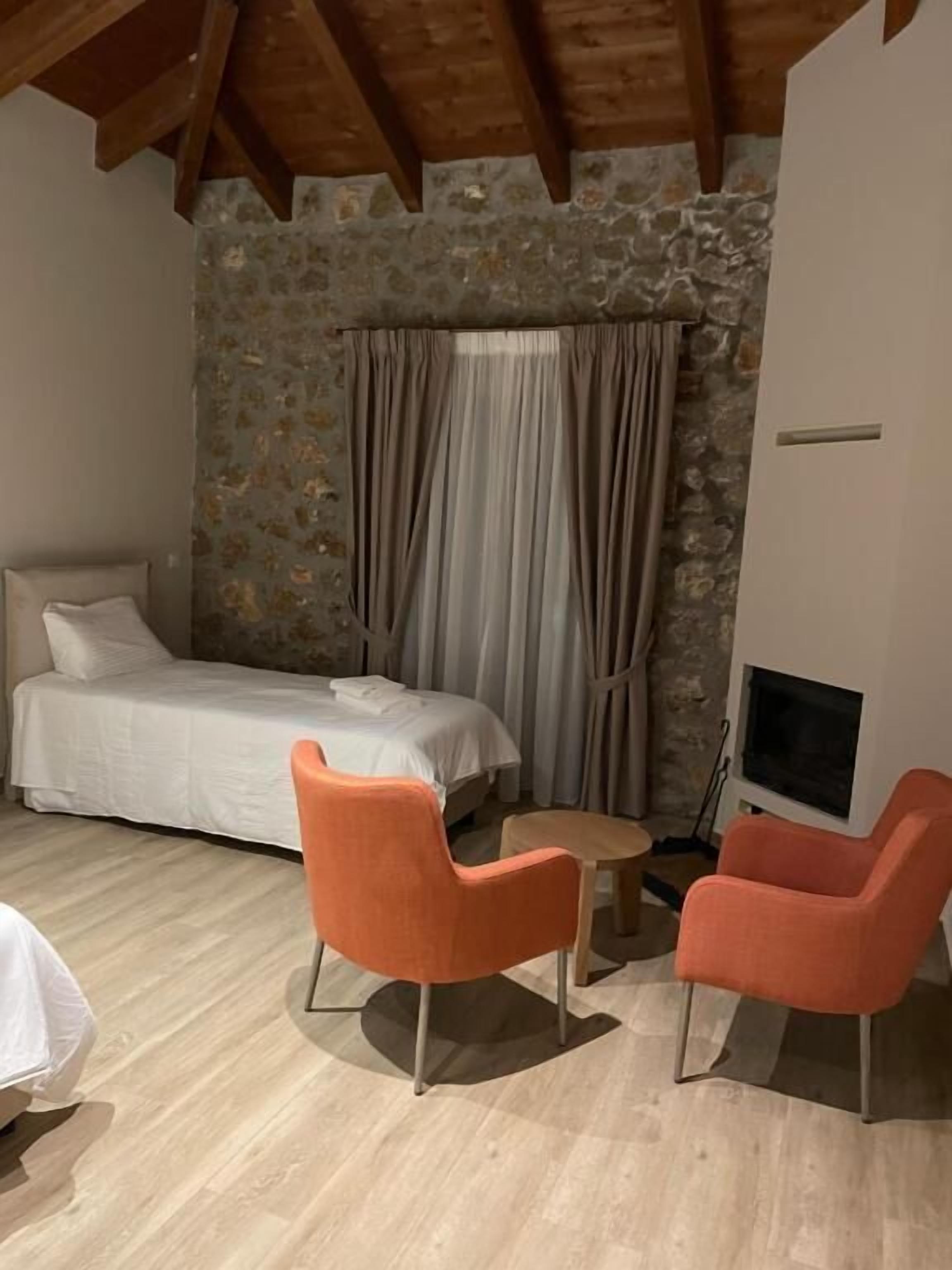 Quarto triplo luxo, sacada, vista para a montanha | Wi-Fi de cortesia