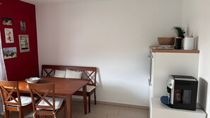 Dining - Quiet Apartment for 4 Guests (70 m²) in Hinzweiler (Hinzweiler)