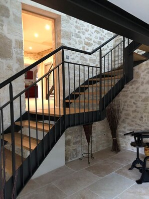 Moulin_4 - Waterfront Room (UZES)