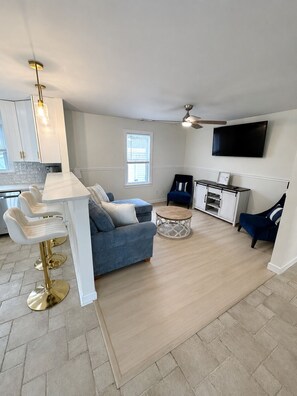 TV - Cozy Wildwood House, Great Location, Private Parking, Walking distance to beach (Wildwood)