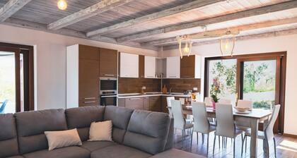 Villa Aura|Exclusive retreat for families and groups