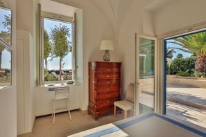 Interior - Partenope Sea View - Five Bedroom Villa, Sleeps 10 (Leuca)