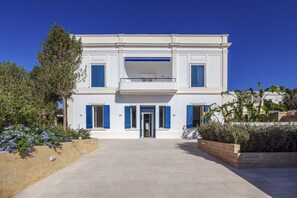Exterior - Partenope Sea View - Five Bedroom Villa, Sleeps 10 (Leuca)