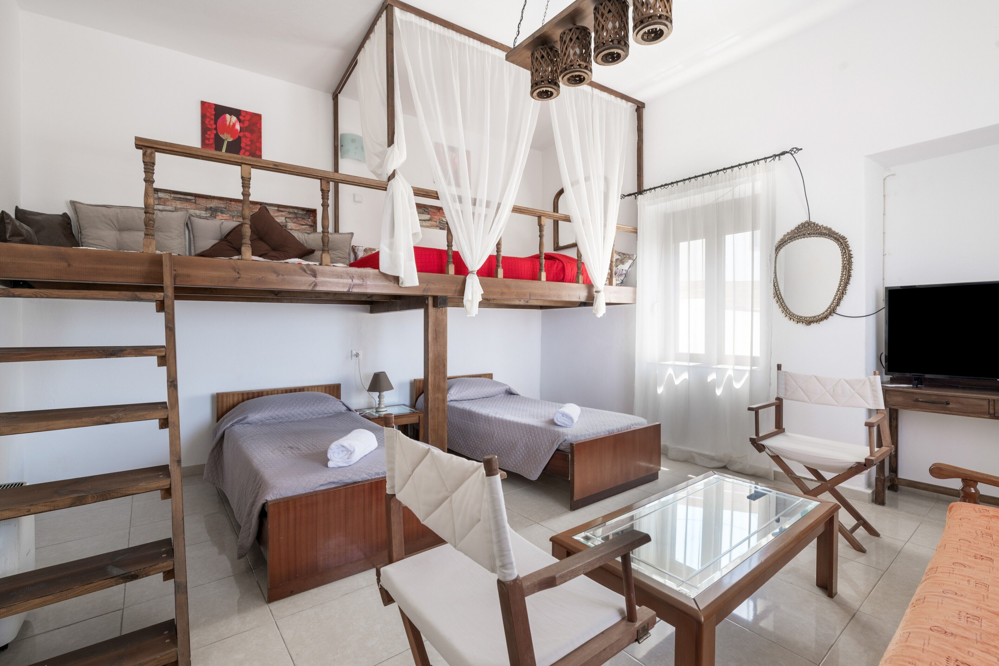 2 bedrooms, iron/ironing board, WiFi, bed sheets