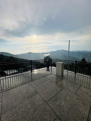 Private 3-bedroom lodge with Kitchen at Bhurban, Murree