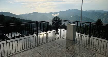 Private 3-bedroom lodge with Kitchen at Bhurban, Murree
