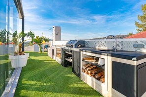 Terrace/patio - Villa La Palmera I - Six Bedroom Villa, Sleeps 12 (Quint Mar)
