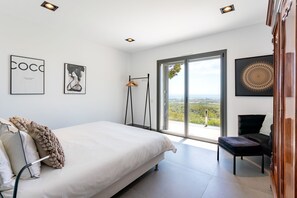 6 Schlafzimmer, Bügeleisen/Bügelbrett, Bettwäsche