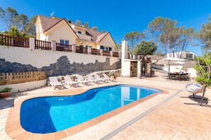 Pool - Villa Olivia - Five Bedroom Villa, Sleeps 9 (Olivella)