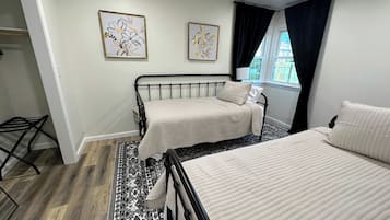 2 bedrooms, iron/ironing board, free WiFi, bed sheets