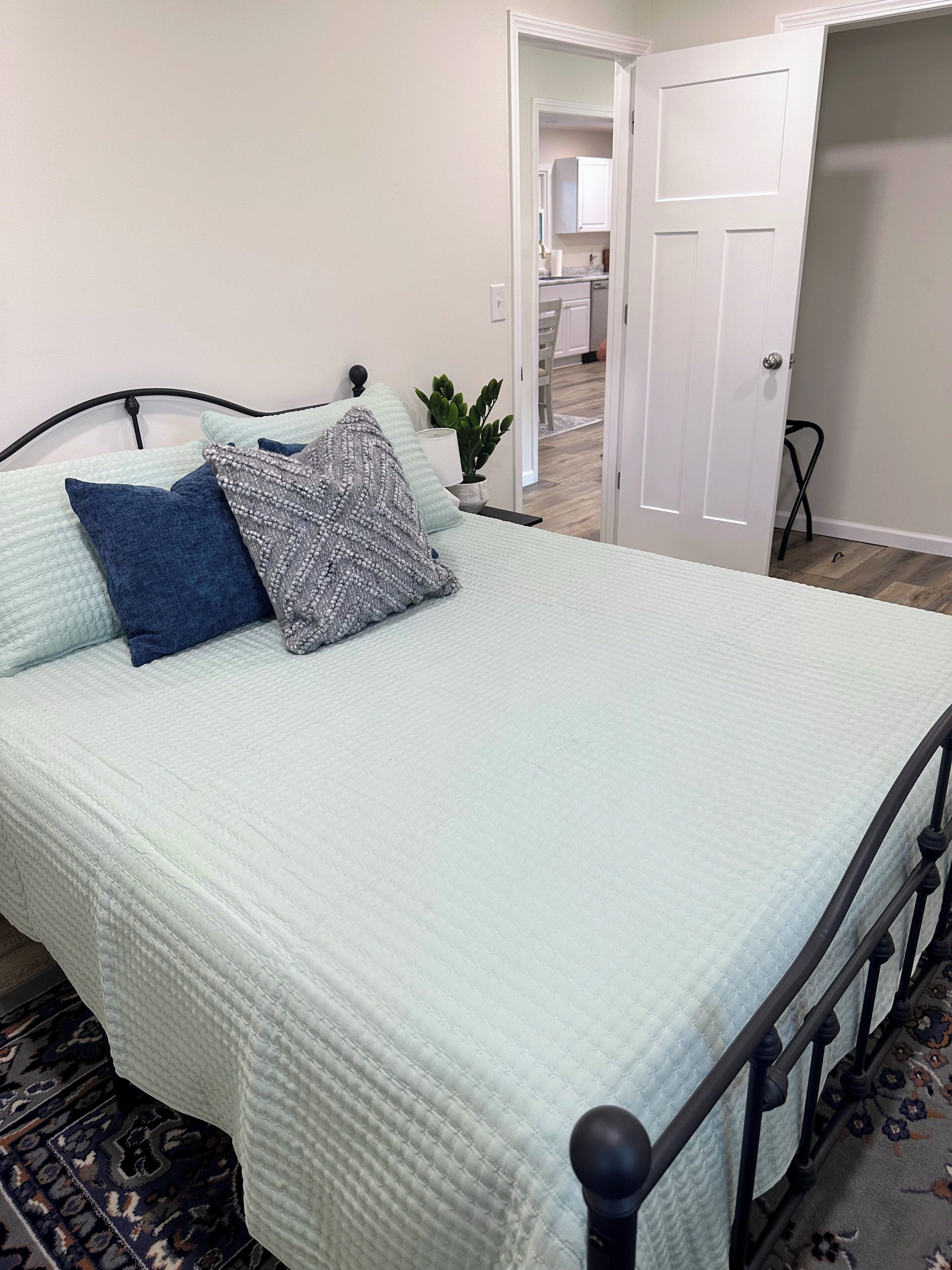 2 bedrooms, desk, iron/ironing board, free WiFi