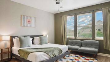 Desk, iron/ironing board, WiFi, bed sheets