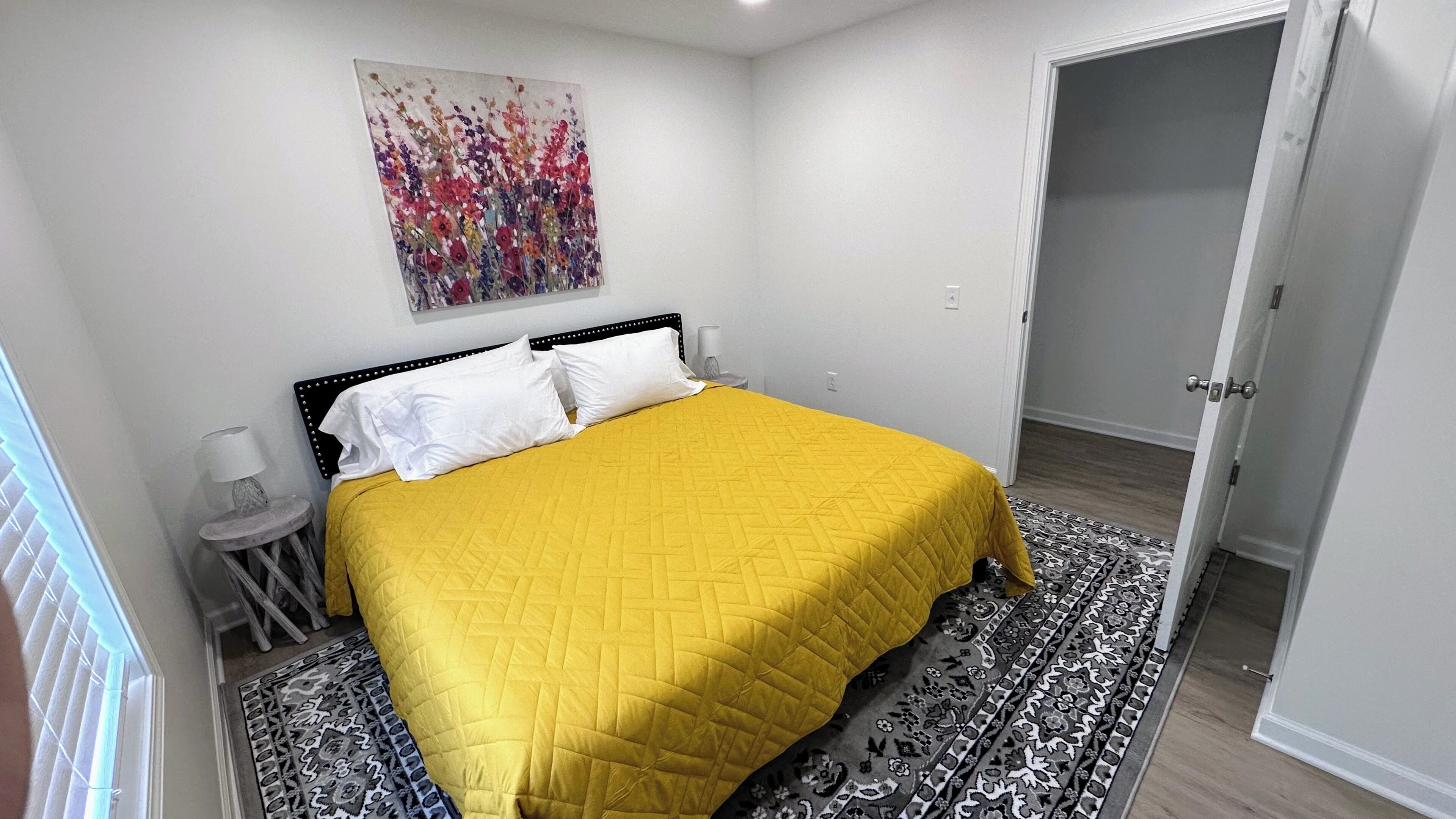 2 bedrooms, desk, iron/ironing board, WiFi