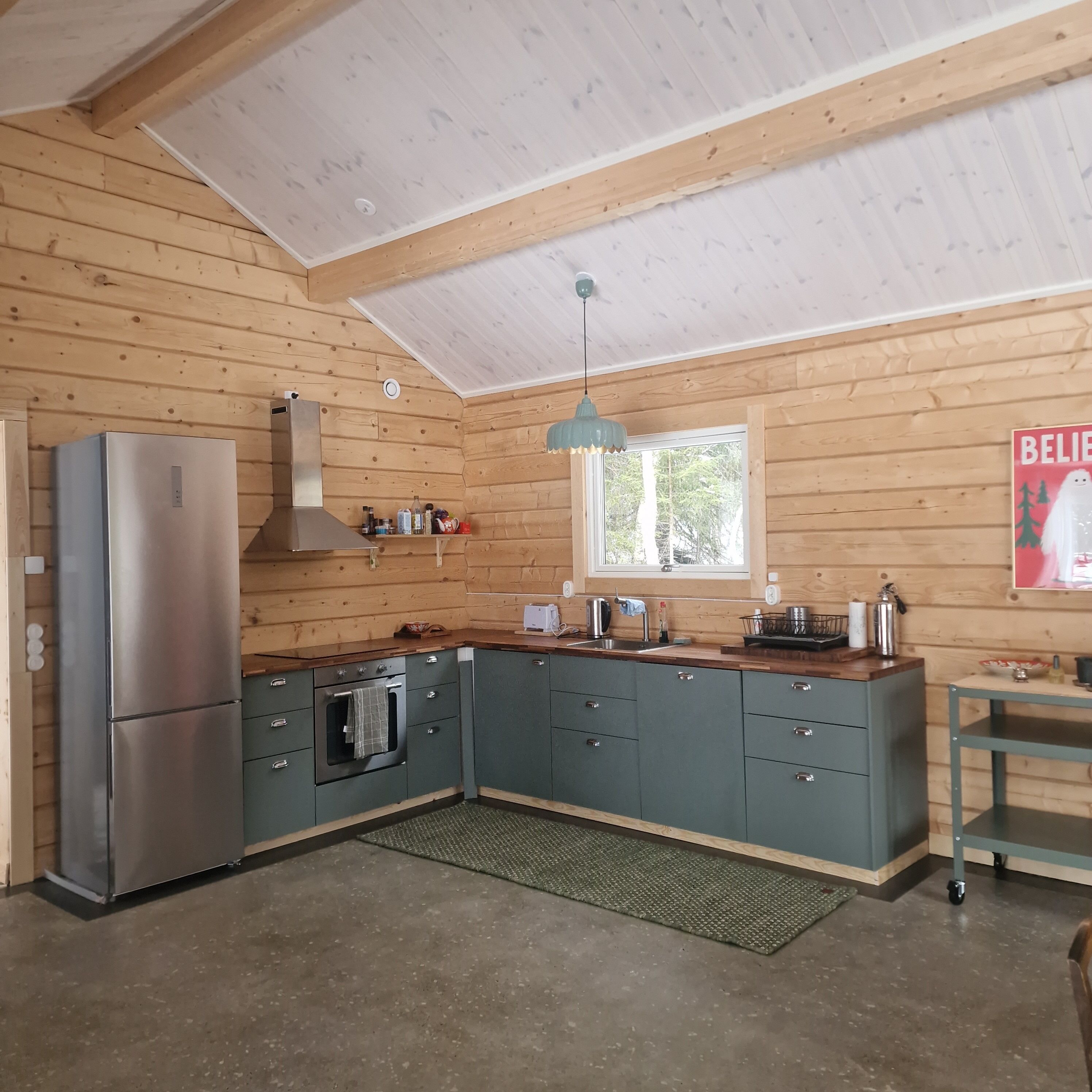 Classic Cabin, 2 Bedrooms, Mountain View | Private kitchen | Full-size fridge, microwave, oven, stovetop