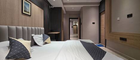Free WiFi, bed sheets