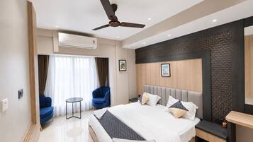 Suíte superluxo, 2 quartos, 2 banheiros | Wi-Fi de cortesia, roupa de cama