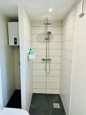 Shower - Blue home with room for fun and comfort (Storvorde)