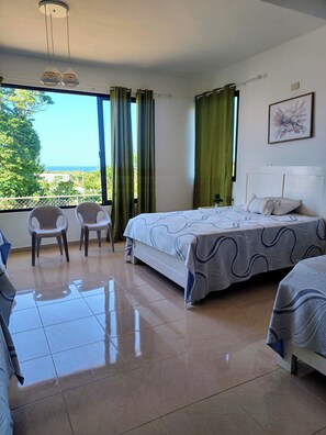 4 bedrooms, iron/ironing board, free WiFi, bed sheets