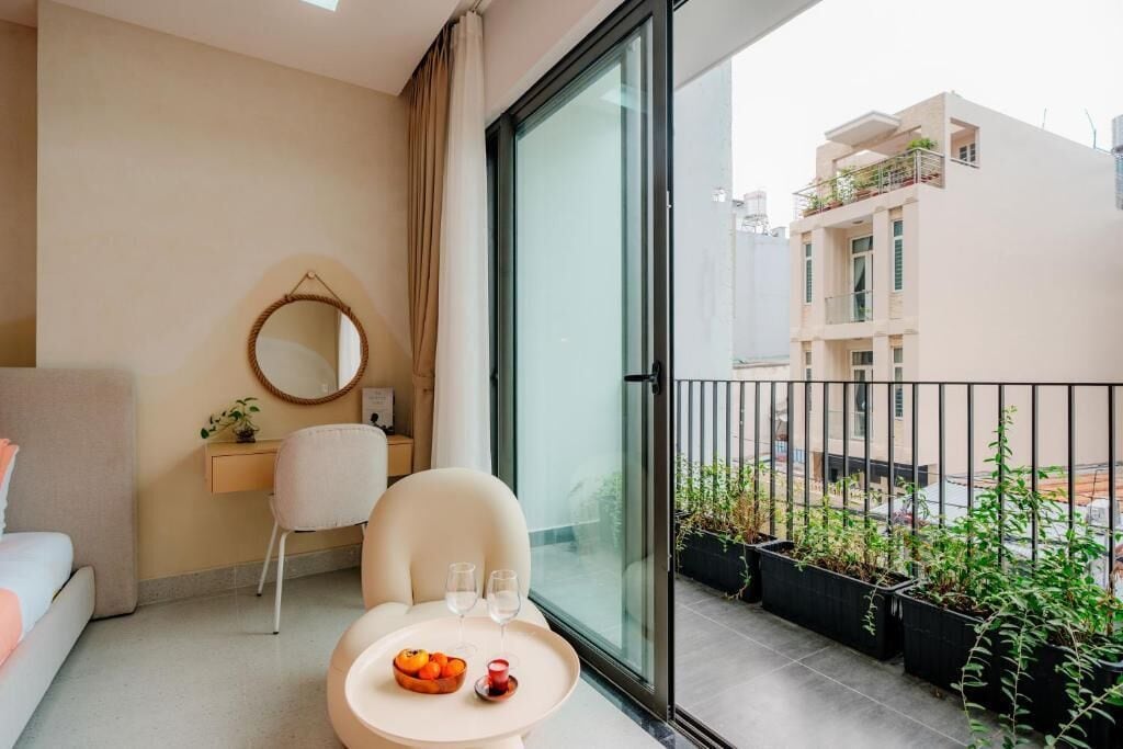 Deluxe Studio, Balcony, City View | Interior