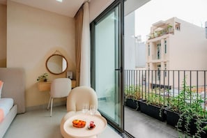 Deluxe Studio, Balcony, City View | Interior - Vela Luxe Living (Ho Chi Minh City)