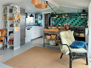 Oven, dishwasher, coffee/tea maker - Personal house with direct access to the beach (Sjællands Odde)