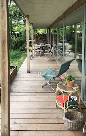 Terrace/patio - Architect-designed wooden house near beach (Odder)