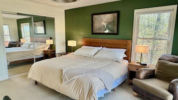 4 bedrooms, desk, free WiFi, bed sheets
