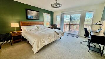 4 bedrooms, desk, free WiFi, bed sheets