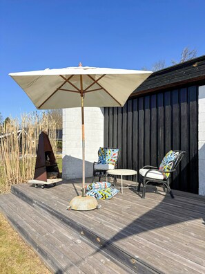 Terrace/patio - Authentic 1970s house with garden in Smidstrup (Gilleleje)