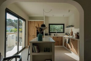 Microwave, oven, dishwasher, coffee/tea maker - Ibiza-style villa in Jávea near beach with pool (Jávea)