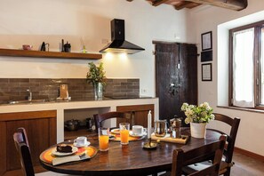 Dining - Flat with pool in the Tuscan Maremma (Massa Marittima)