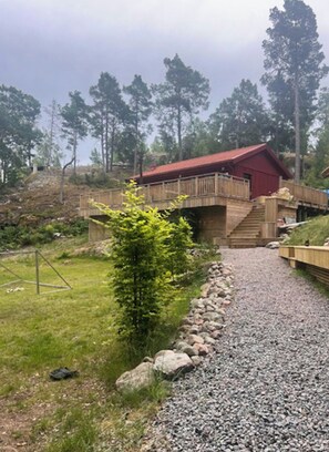 Exterior - Archipelago house with terrace on scenic hill (Åkersberga)