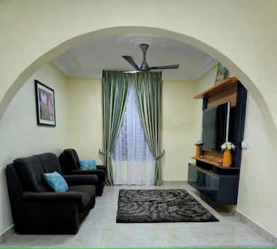 Modern 2BR Apt in Diamond Hills Fast Wi-Fi & AC