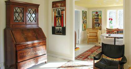 Artist's apartment by Helge River in Skåne