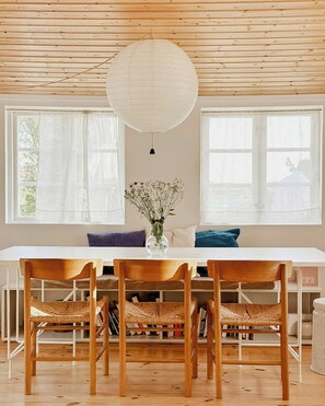Interior - Artist's home with ocean view on Tjörn (Fagerfjäll)