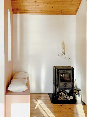 Interior - Artist's home with ocean view on Tjörn (Fagerfjäll)