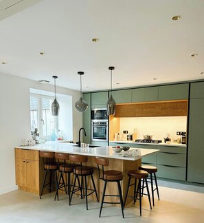Microwave, oven, dishwasher, coffee/tea maker - Stone barn near Saint-Malo and Cancale (Saint Benoît des Ondes)
