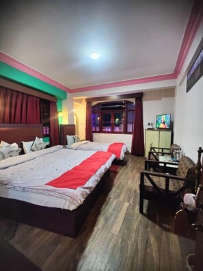 Deluxe Triple Room | Desk, free WiFi - Darjeeling palace (Darjeeling)