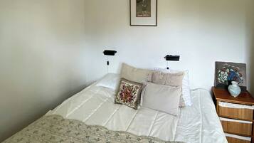 4 soverom, skrivebord og wi-fi (inkludert)