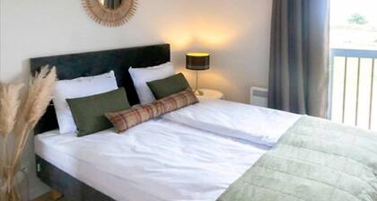 Romantic Apartment: Sea, Play & Relax
