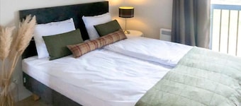 Romantic Apartment: Sea, Play & Relax