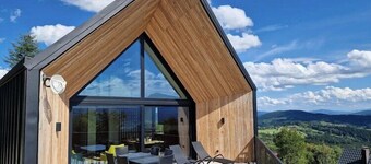 Maison avec jardin et vue sur les montagnes