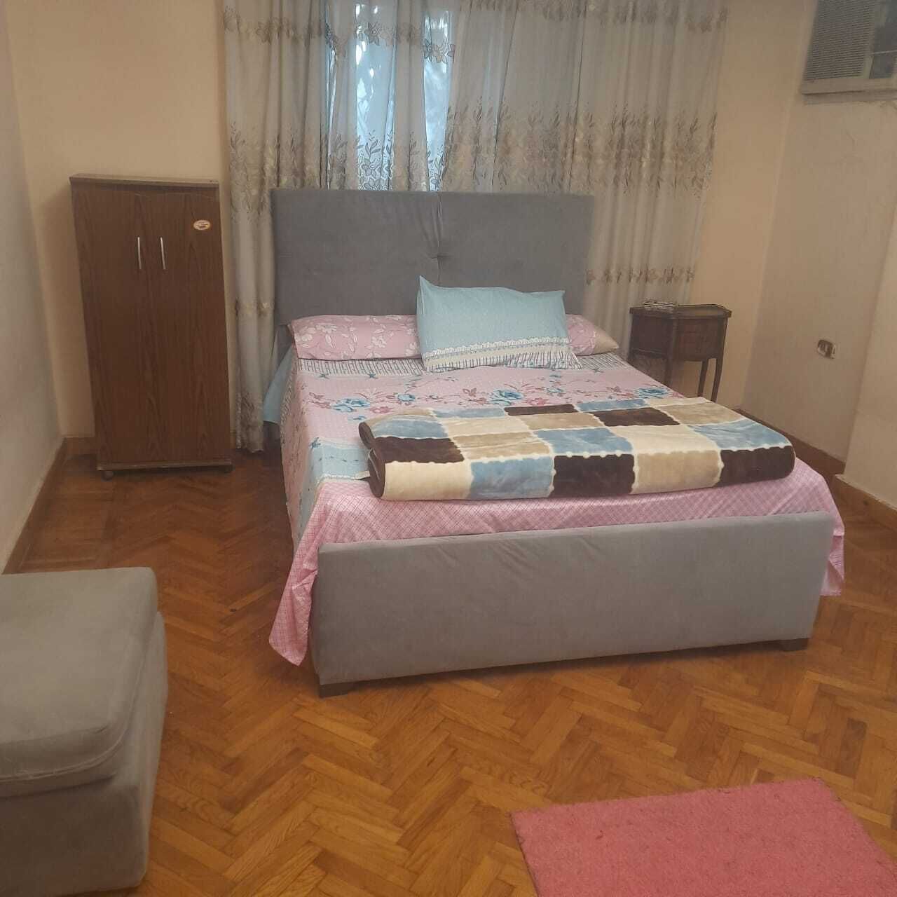 3 slaapkamers, een strijkplank/strijkijzer, wifi, beddengoed