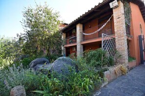 Exterior - Tower mini suite in historic farmhouse steps from lake beach (Lazio)