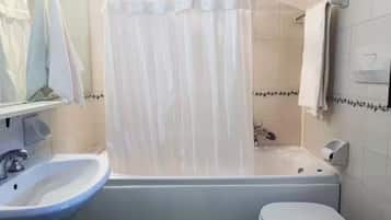 Dusche, Whirlpool, Haartrockner, Bidet