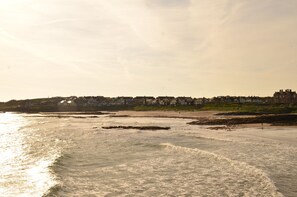 Beach nearby -  The Groomsport 'Bothy'  is a charming unique terraced cottage built 1840 (Groomsport)