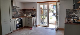 The Groomsport 'Bothy'  is a charming unique terraced cottage built 1840