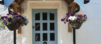  The Groomsport 'Bothy'  is a charming unique terraced cottage built 1840